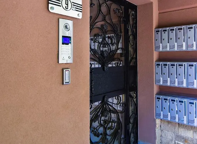 Kapana Luxury Center With Garage *