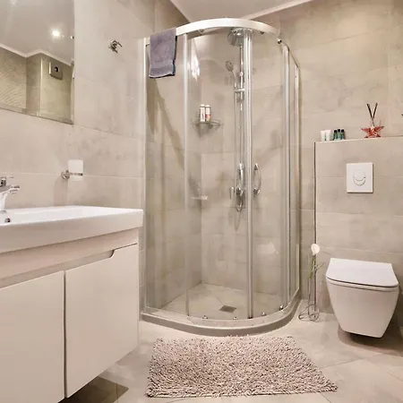 Kapana Luxury Center With Garage Апартамент *