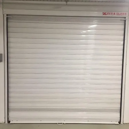 Kapana Luxury Center With Garage 아파트 플로브디프