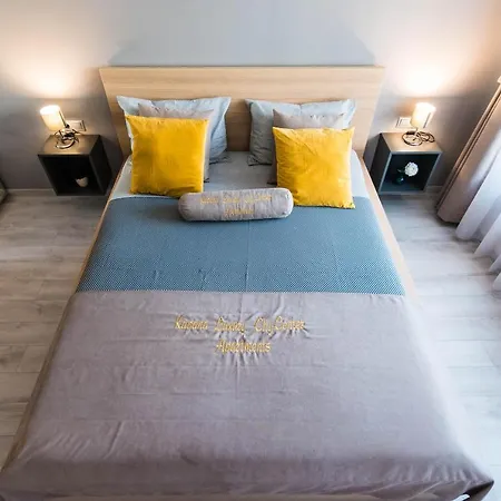 Kapana Luxury Center With Garage 플로브디프